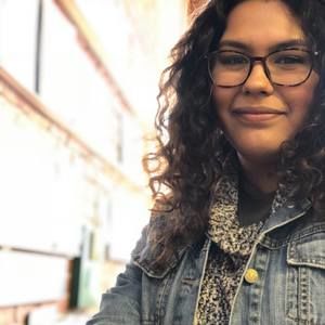 Meet your Posher, Mireya